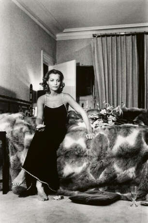 Helmut Newton. Portrait of Romy Schneider at Home, Paris - photo 1 Helmut Newton. Portrait of Romy Schneider at Home, Paris - photo 1