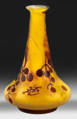 Kleine Soliflore mit Dekor Wilder Wein