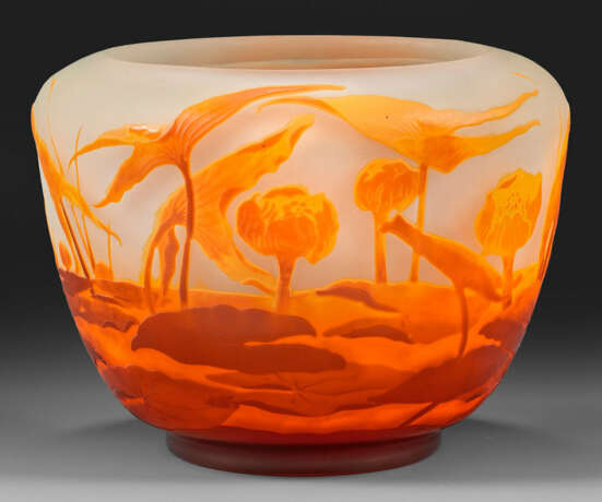 Ziervase mit Teichlandschaft und Wasserpflanzen - Foto 1