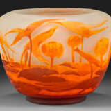 Ziervase mit Teichlandschaft und Wasserpflanzen - Foto 1