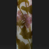 Große Stangenvase mit Verbene- oder Eisenkraut-Dekor von - фото 1