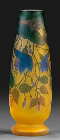 Jugendstil-Ziervase mit Fuchsien-Dekor von Gallé - фото 1