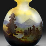 Große Gallé-Vase mit Alpenlandschaftsdekor "Paysage alpin" - фото 1