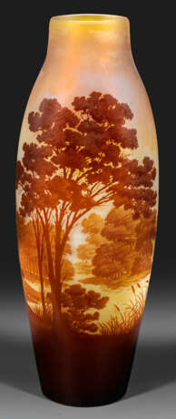 Große Emile Gallé-Ziervase mit Flusslandschaft - фото 1