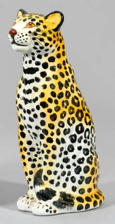 Moderne, dekorative Figur eines sitzenden Leoparden - фото 1 Moderne, dekorative Figur eines sitzenden Leoparden - фото 1