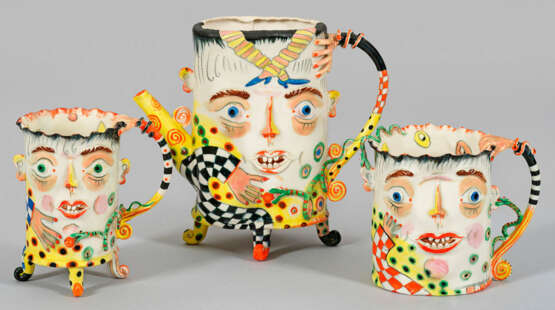 Humoristische Zierkanne mit zwei Henkelbechern - Foto 1