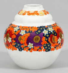 Jugendstil-Vase mit Blumendekor von Willy Stanke