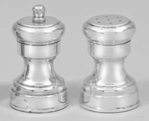 Salzstreuer und Pfeffermühle