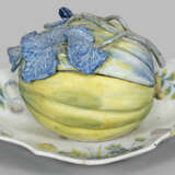 Äußerst seltene Gögginger Melonen-Terrine auf Presentoir - фото 3