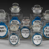 Gruppe von elf Apothekengefäßen - Foto 1