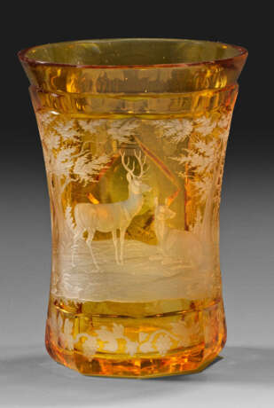 Biedermeier-Becherglas mit Tierszene - фото 1 Biedermeier-Becherglas mit Tierszene - фото 1