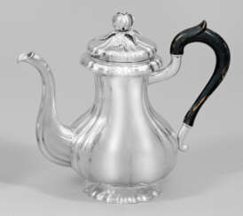 Kaffeekanne im Biedermeier-Stil