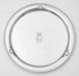 Großes Tablett mit Wappengravur