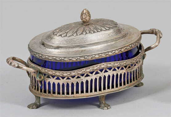 Klassizistische Augsburger Gewürzdose mit Glaseinsatz - photo 1