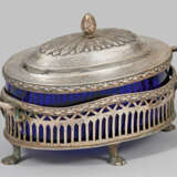 Klassizistische Augsburger Gewürzdose mit Glaseinsatz - photo 1