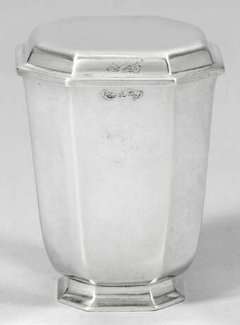 Eleganter Barock-Deckelbecher - photo 1