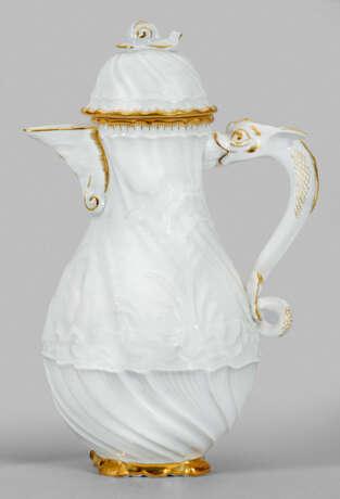 Kaffeekanne mit Schwanenservice-Dekor - фото 1