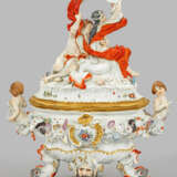 Große prachtvolle Meissen Deckelterrine mit Acis und Galatea - photo 2