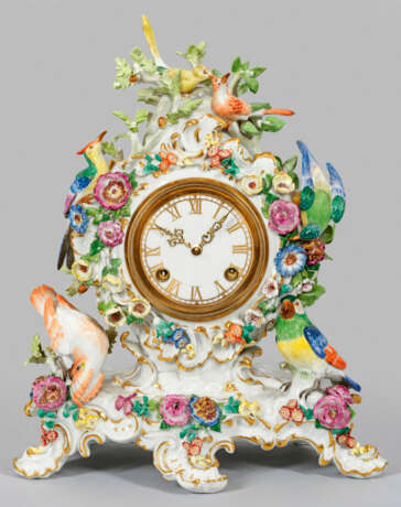 Prächtige Meissen Porzellanpendule mit Vogelfiguren - photo 1