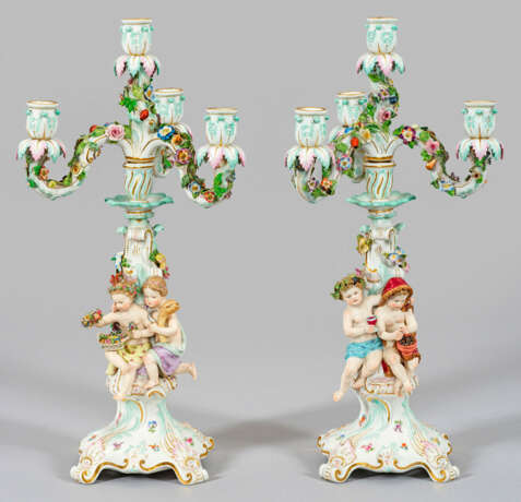 Paar Figurenleuchter mit Allegorien "Die vier Jahreszeiten" - photo 1