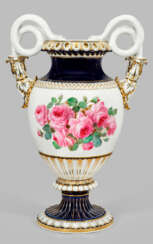 Paar monumentale Meissen Schlangenhenkelvasen mit