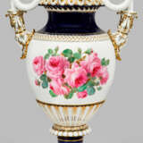 Paar monumentale Meissen Schlangenhenkelvasen mit - photo 1