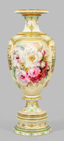 Bedeutende monumentale KPM Berlin-Prunkvase mit Weichmalerei - photo 1