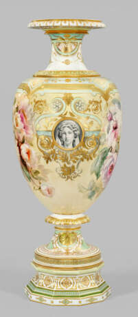Bedeutende monumentale KPM Berlin-Prunkvase mit Weichmalerei - photo 3