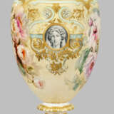 Bedeutende monumentale KPM Berlin-Prunkvase mit Weichmalerei - photo 3