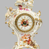 Große KPM Berlin Kaminuhr mit Weichmalerei auf Postament - photo 1