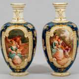 Paar feine KPM Berlin Ziervasen mit galanten Szenen - photo 1