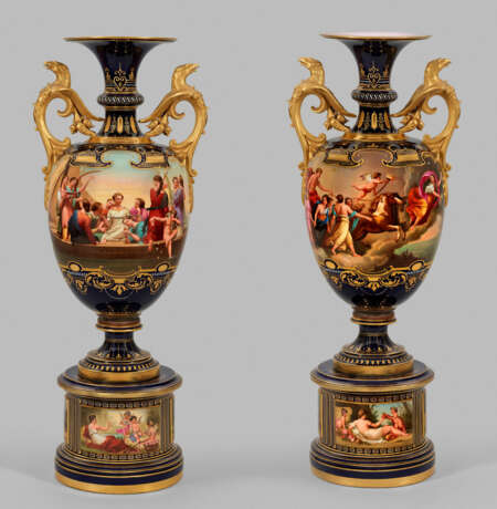 Große KPM Berlin-Prunkvase auf Podest mit Malereien - photo 1