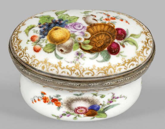 Feine Meissen Tabatiere mit Erotika-Szene und Früchtedekor - фото 2 Feine Meissen Tabatiere mit Erotika-Szene und Früchtedekor - фото 2