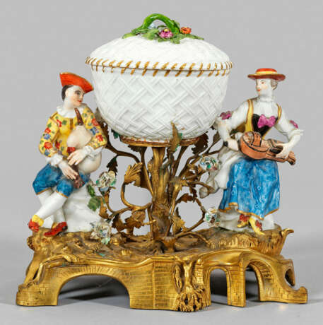 Prächtige Louis XV-Tafeldekoration von Meissen mit Figuren - photo 1 Prächtige Louis XV-Tafeldekoration von Meissen mit Figuren - photo 1