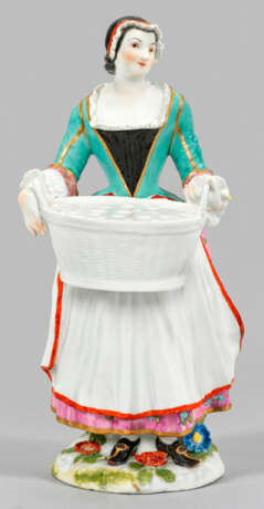 Gärtnerin mit Blumenkorb - фото 1