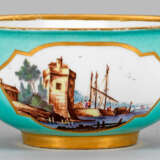 Zierkumme mit Türkisfond und Kauffahrteiszenen - фото 1