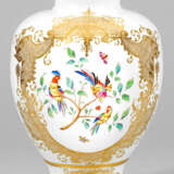 Prächtige Meissen Balustervase mit exotischen Vögeln - фото 1