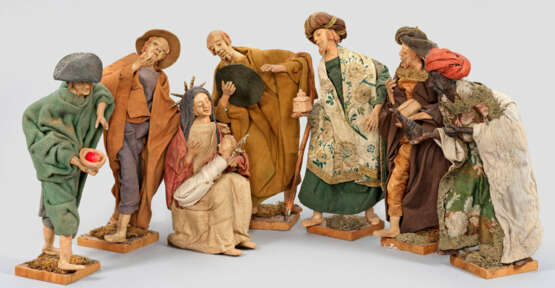Neapolitanische Krippenfiguren mit Maria und Kind - photo 1
