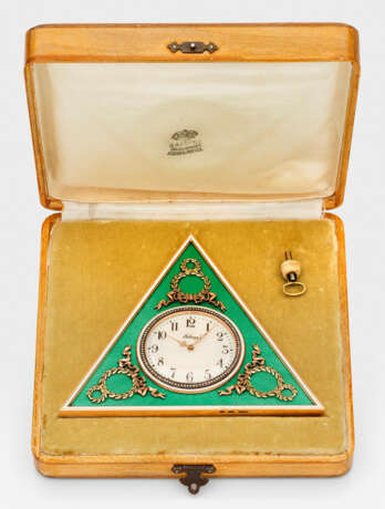 Tischuhr in Dreiecksform - photo 1 Tischuhr in Dreiecksform - photo 1