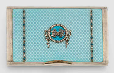 Emailtabatiere mit Monogramm