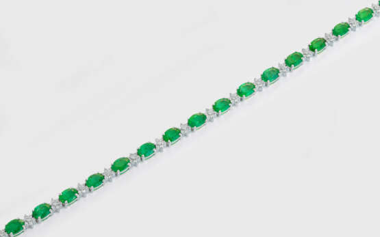 Elegantes Sambia Smaragd-Diamantarmband - фото 1 Elegantes Sambia Smaragd-Diamantarmband - фото 1