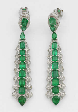 Paar glamouröse Sambia-Smaragd-Ohrgehänge - фото 1 Paar glamouröse Sambia-Smaragd-Ohrgehänge - фото 1
