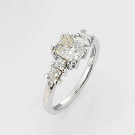 Moderner Diamantring - фото 1 Moderner Diamantring - фото 1