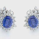 Paar prachtvolle Juwelen-Ohrclips mit Saphiren und Diamanten - photo 1