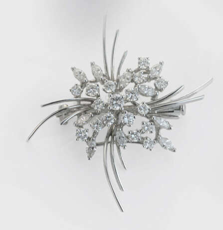 Moderne Diamantbrosche - фото 1 Moderne Diamantbrosche - фото 1