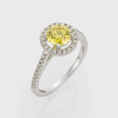 Eleganter Fancy Brillantsolitär-Ring