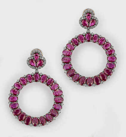 Paar dekorative Rubin-Diamant-Ohrgehänge - фото 1