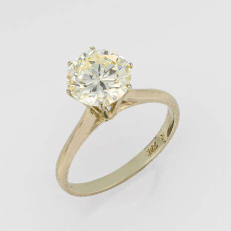 Klassischer Diamantsolitär-Ring - фото 1 Klassischer Diamantsolitär-Ring - фото 1