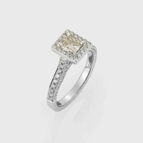 Moderner Diamant-Solitärring - фото 1