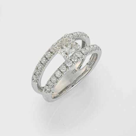 Moderner Brillant-Solitärring - photo 1 Moderner Brillant-Solitärring - photo 1